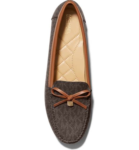 hoe to tie a bow on michael kors loafers|How to tie your Moccasin's .